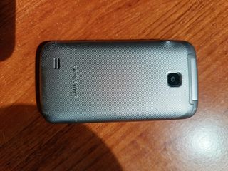 Teléfono Samsung plegable plateado