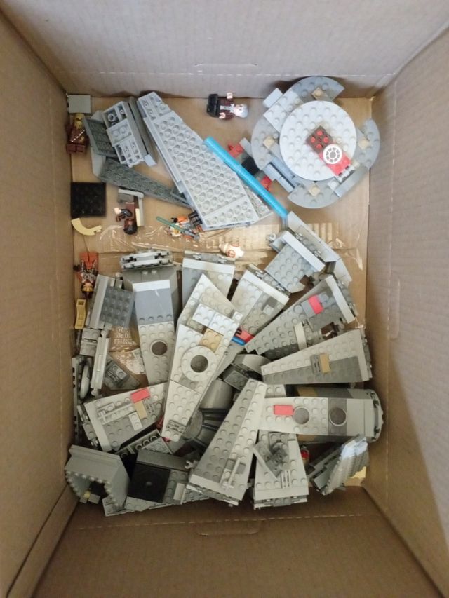 LEGO Halcón Milenario 75105