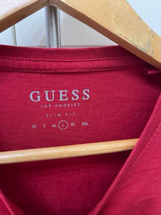 Camiseta roja Guess