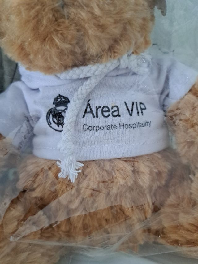 Peluche Oso Area VIP Real Madrid con bolsa 