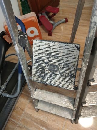 Escalera aluminio 3 peldaños usada