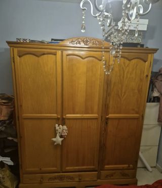 Armario madera pino 3 puertas