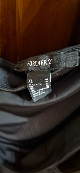 Vestito nero monospalla elegante