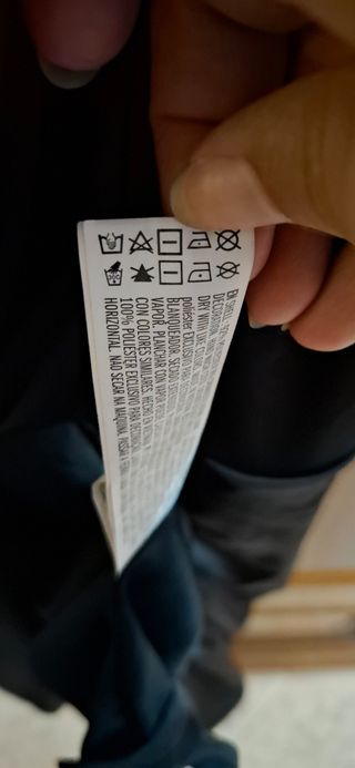 Vestito nero monospalla elegante