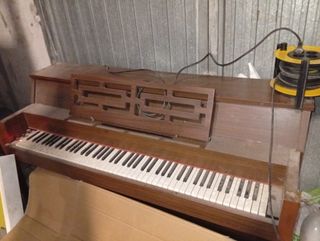 Piano electrónico vintage