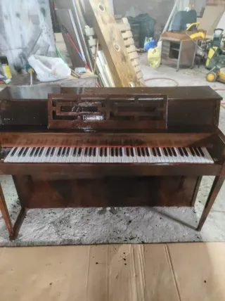 Piano electrónico vintage