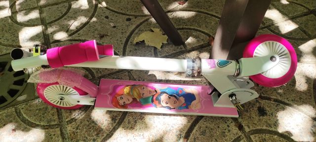 Patinete infantil Disney