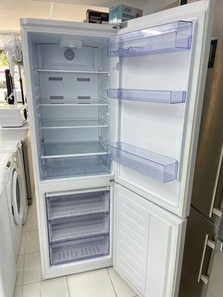 Nevera Beko Altura 1.85 mtr con garantía 