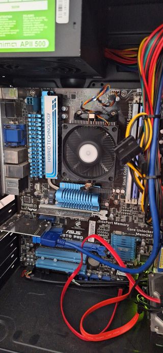 Ordenador de escritorio estudio/trabajo