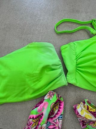 Bikini verde e multicolor