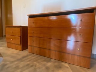 2 Mesitas noche madera - Cómoda
