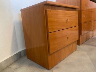 2 Mesitas noche madera - Cómoda