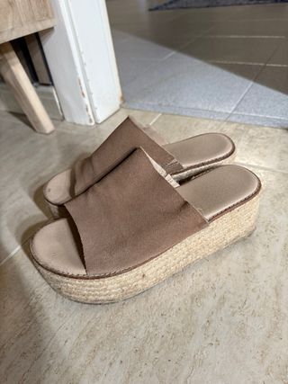 Sandalias plataforma marrón