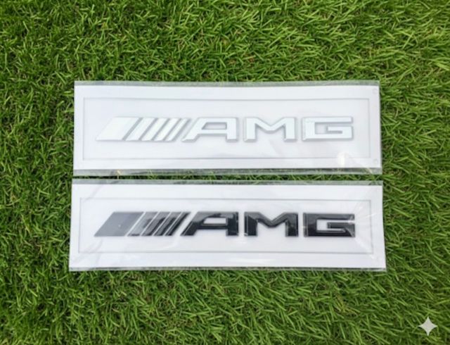 Emblemas AMG: Cromado y Negro totalmente embalado