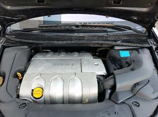 Centralita renault 1133643 8200306333 vel 3.0 dci