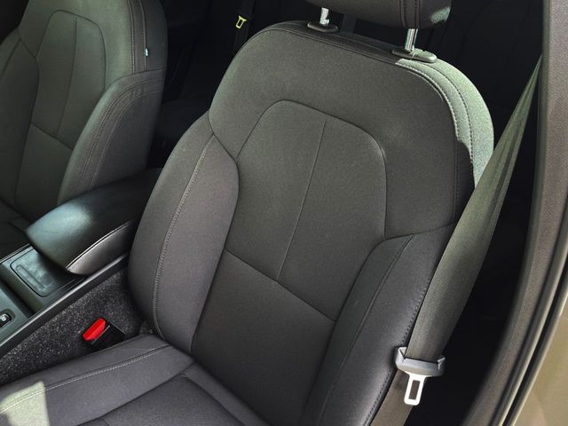 Volvo XC40 Momentum Pro 2WD