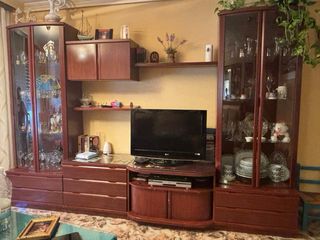 Mueble salón madera - vitrinas