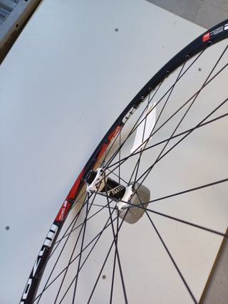 Ruedas DT Swiss M1700 27.5 Spline