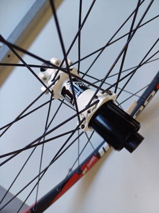 Ruedas DT Swiss M1700 27.5 Spline