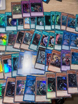 Yu-Gi-Oh! Pack - 100 cartas
todas las rarezas 