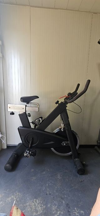 Bicicleta estática ejercicio