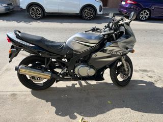 Moto Suzuki GS 500F