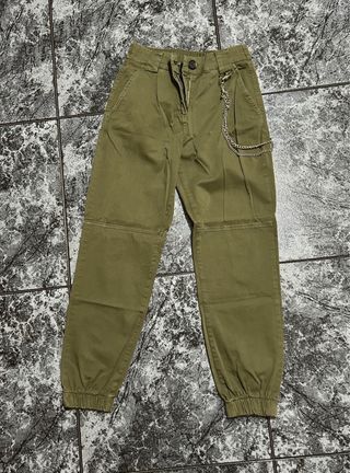 Pantalones cargo verde militar