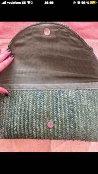 Cartera rafia verde con detalles