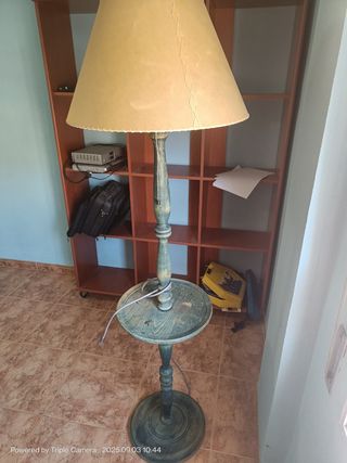 Lampara pie madera estilo vintage