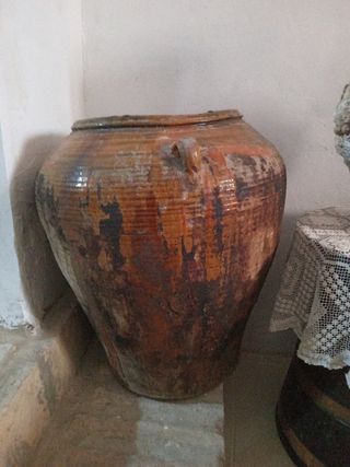 Tinaja barro antigua
