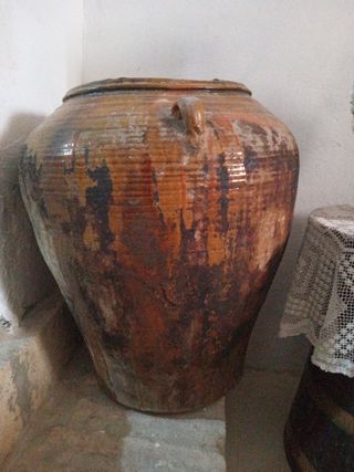 Tinaja barro antigua