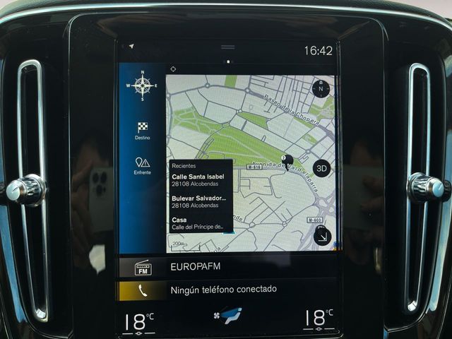 Volvo XC40 Momentum Pro 2WD