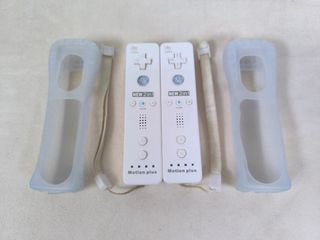 2 Mandos Wii Motion Plus + fundas