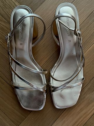 Sandalias Stradivarius 
