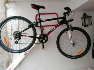 Bicicleta montaña negra