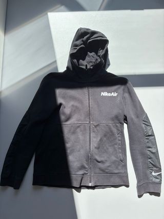 Chaqueta Nike Air negra con capucha