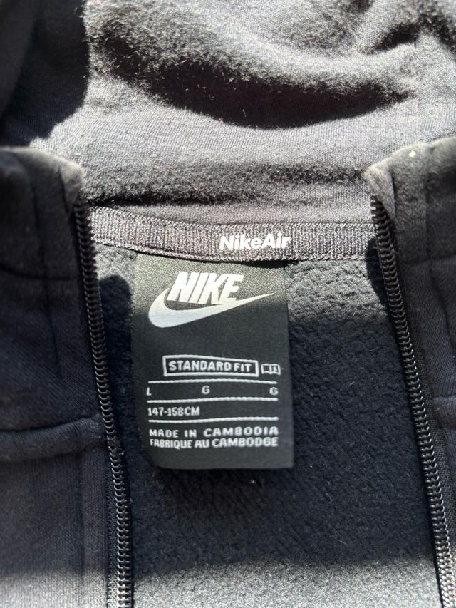 Chaqueta Nike Air negra con capucha