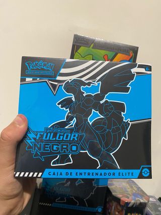 Caja Entrenador Élite - Pokémon Fúlgor Negro