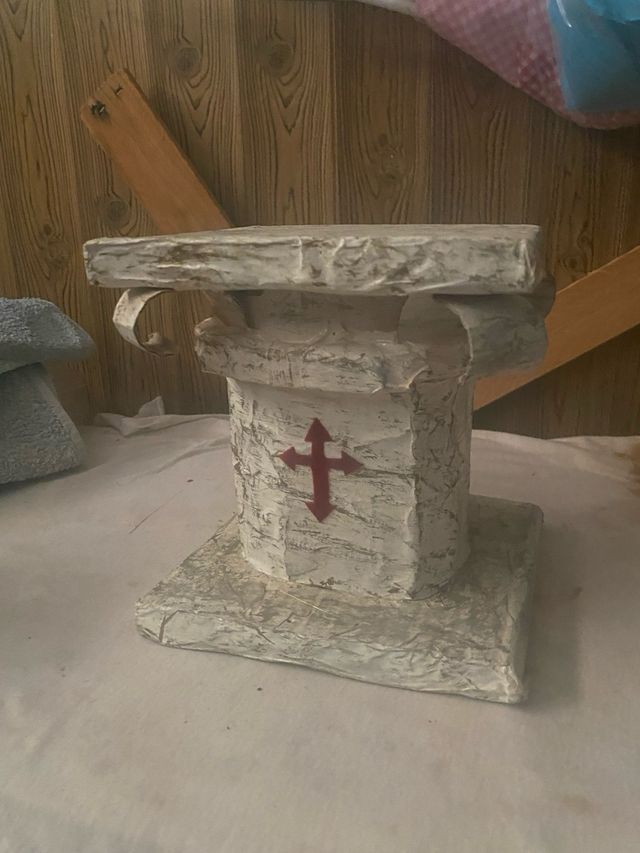 Peana antigua estilo rústico