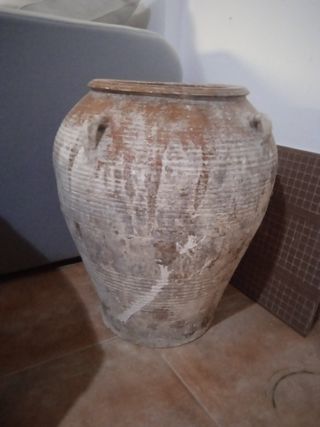 Tinaja barro antigua