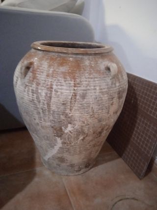 Tinaja barro antigua