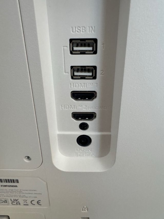 Monitor LG blanco - HDMI, USB