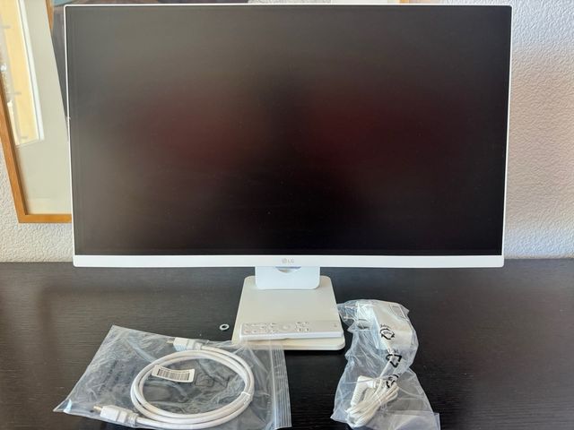 Monitor LG blanco - HDMI, USB