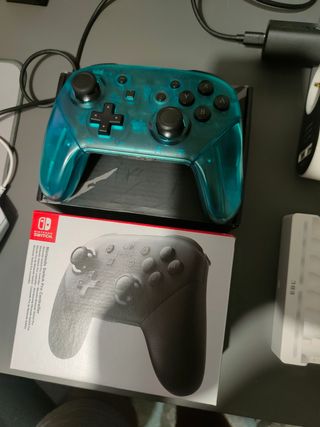 Nintendo Switch Pro Controller + carcasa