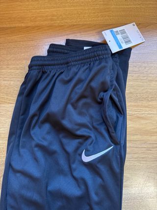 Pantalón Largo Nike negro - M - con etiqueta 