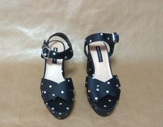 SANDALIAS NUEVAS CON EXTERIOR TIPO SATÉN 