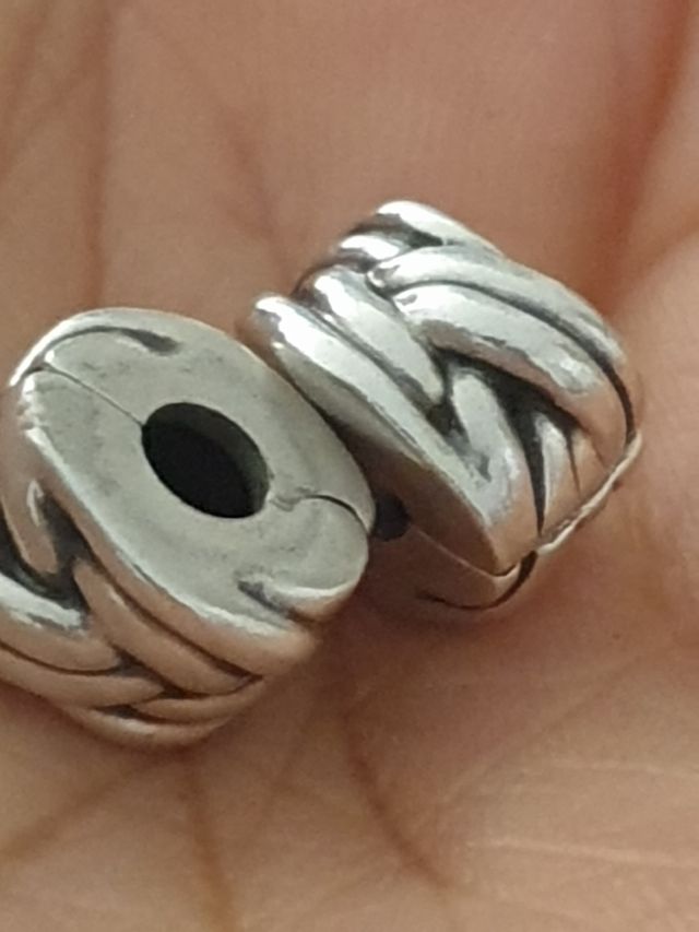 Clip Pandora Argento