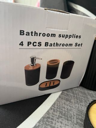 Set bagno 4pz - nero e legno