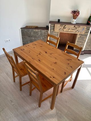 Mesa comedor IKEA JOKKMOK + 4 sillas