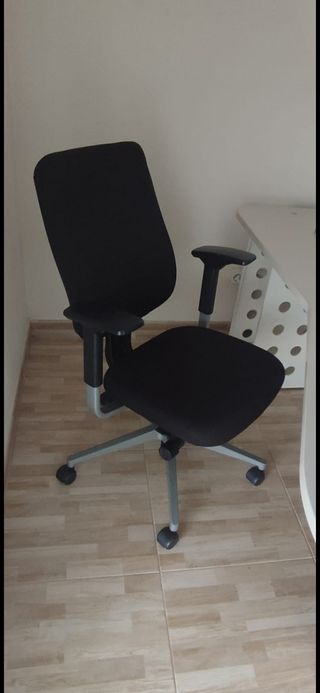 Silla escritorio negra